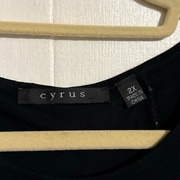 Cyrus Womens 2X Black White Polka Dot Layered Hem Tunic Top 3/4 Sleeve - Picture 2 of 4